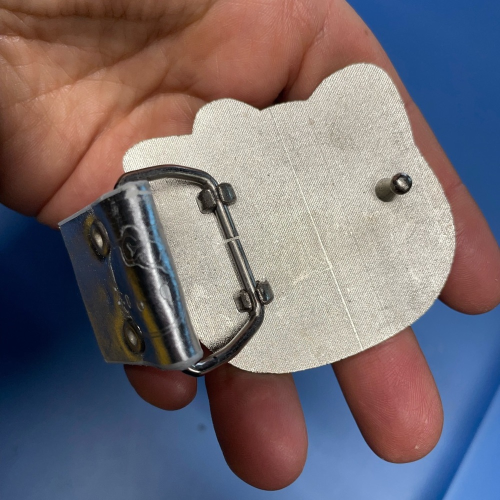 Hello Kitty Buckle - Picture 4 of 5